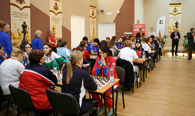 Первый день Чемпионата по шахматам не обошелся без сенсаций