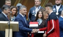 Олег Белозёров поздравил футболистов с победой Олег Белозёров поздравил футболистов с победой