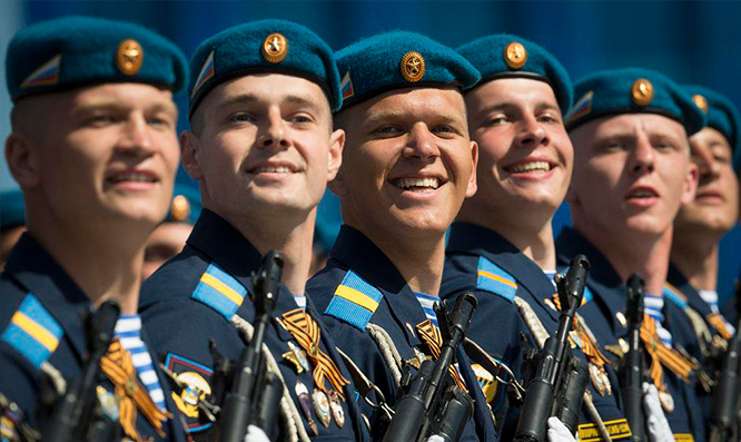 ПОЗДРАВЛЯЕМ С ПРАЗДНИКОМ!