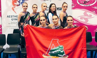 Каждая девушка ведёт свою партию