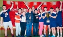 Мяч в женских руках Мяч в женских руках