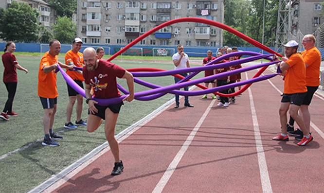 Бей и по мячу, и по сопернику!